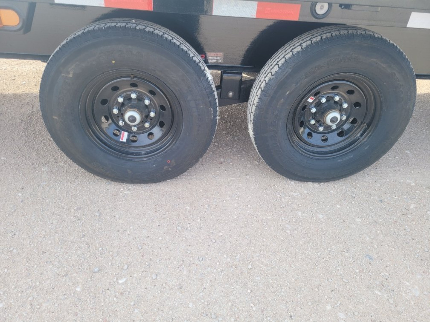 New 2025 Load Trail 30' 14k Gooseneck w/ Max Ramps