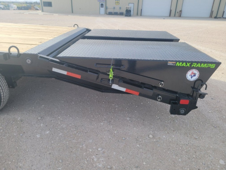 New 2025 Load Trail 30' 14k Gooseneck w/ Max Ramps