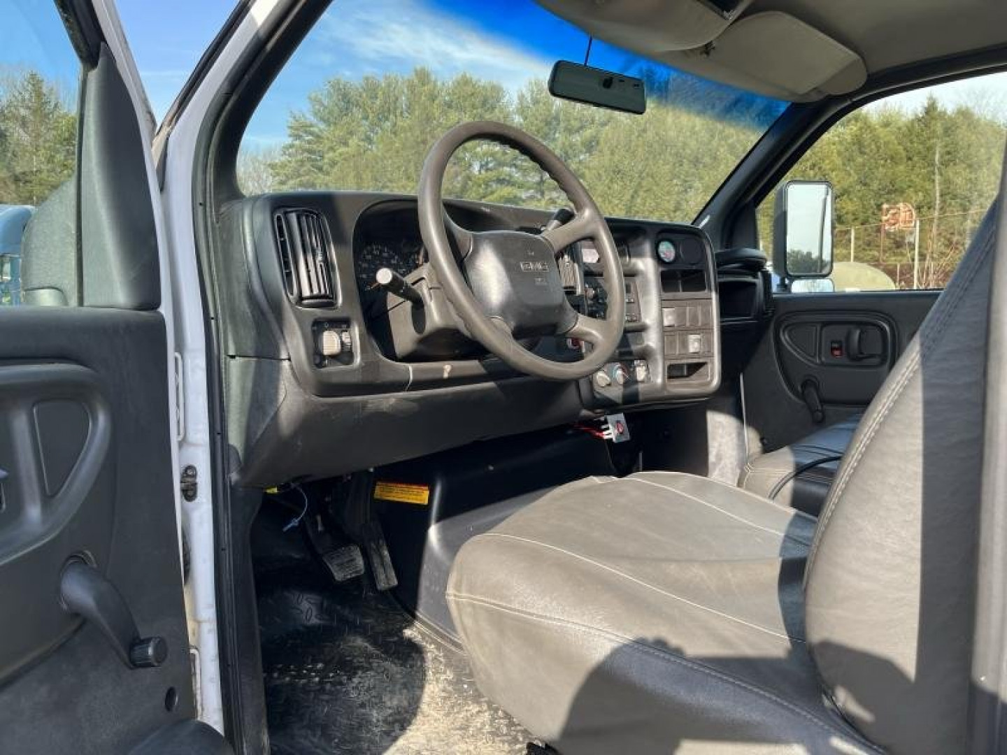 Used 2007 GMC 5500 w/ Switch N Go Truck