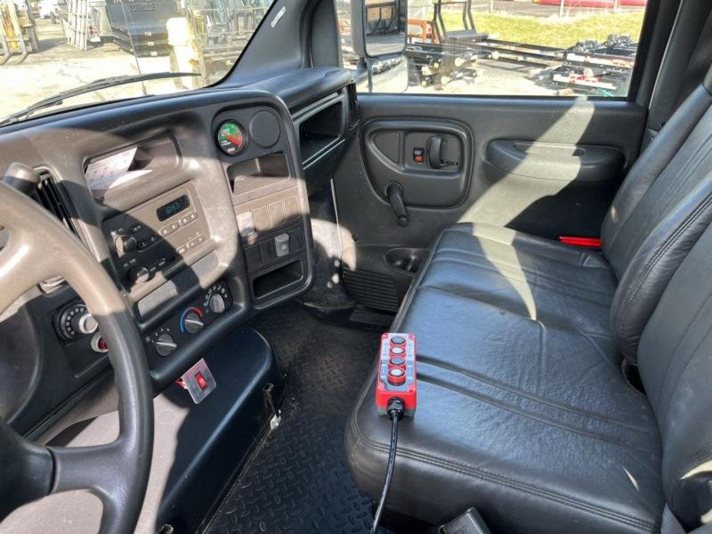 Used 2007 GMC 5500 w/ Switch N Go Truck