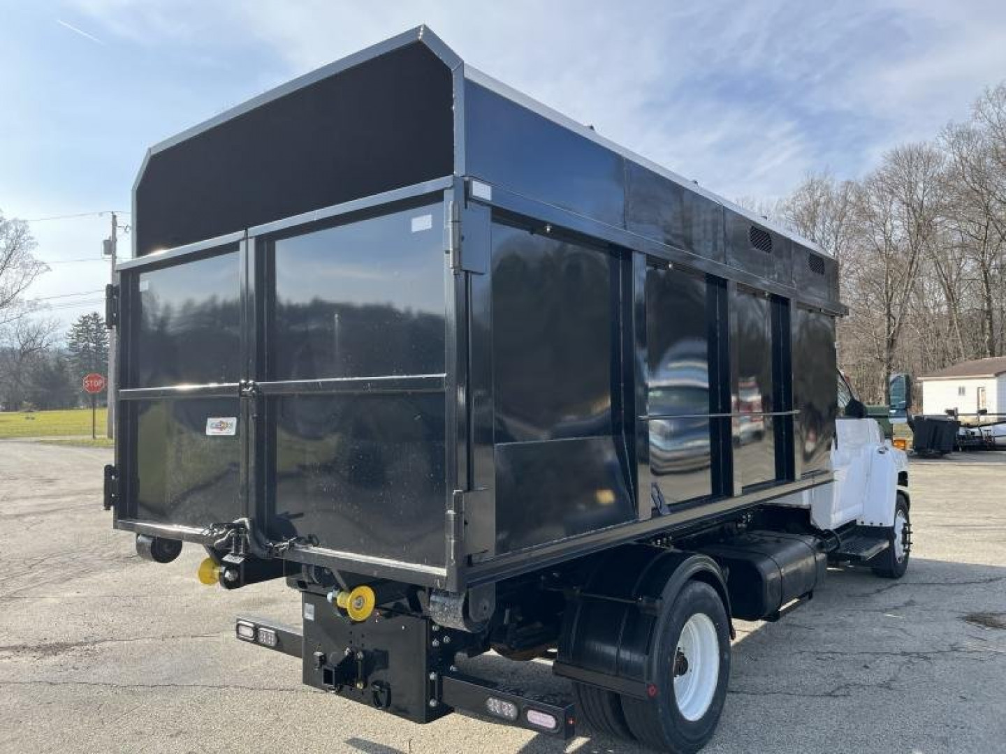 Used 2007 GMC 5500 w/ Switch N Go Truck