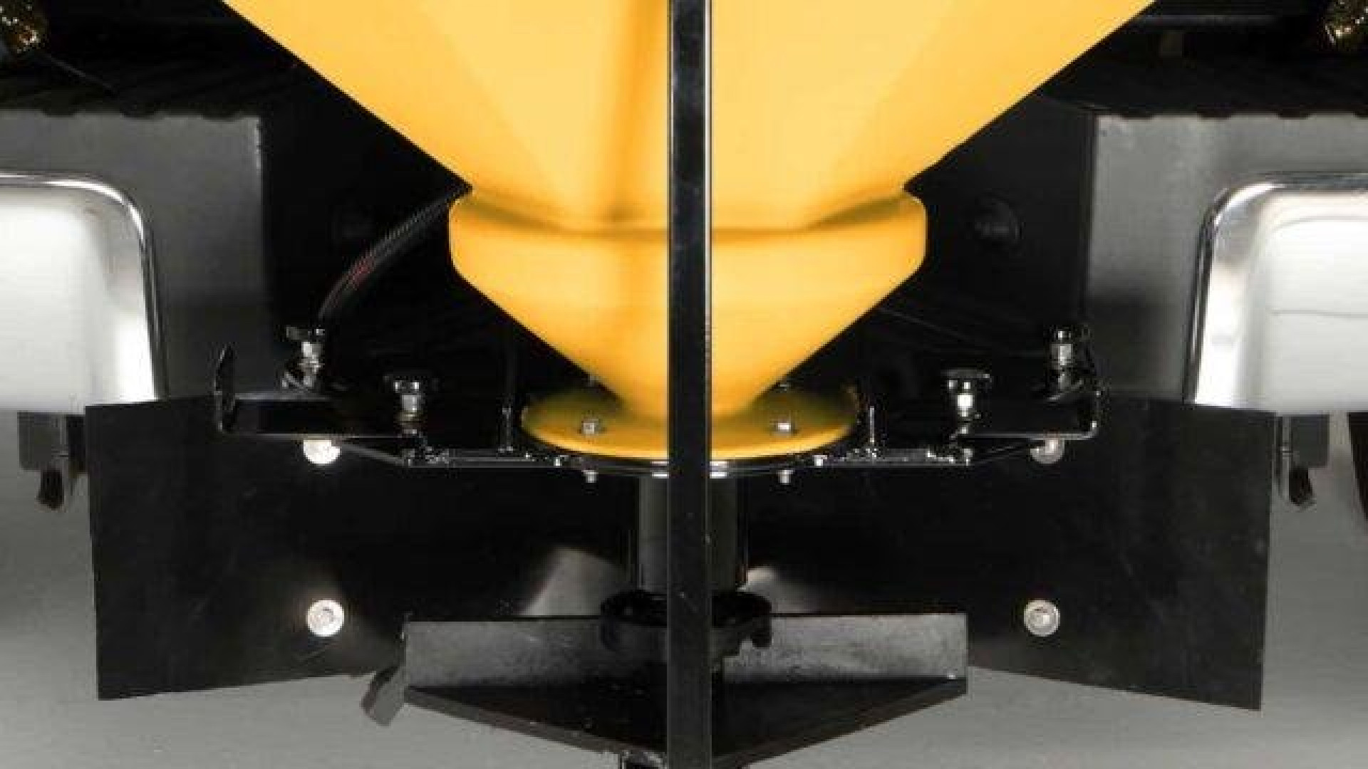 New Fisher Low Profile 2500 Tailgate Salt Spreader
