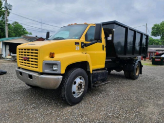 Used 2003 GMC C6500 w/ Switch N Go Truck