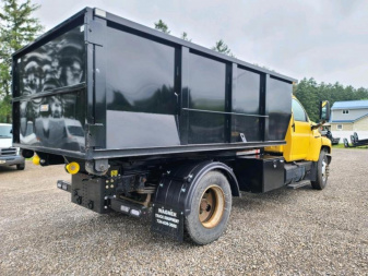 Used 2003 GMC C6500 w/ Switch N Go Truck