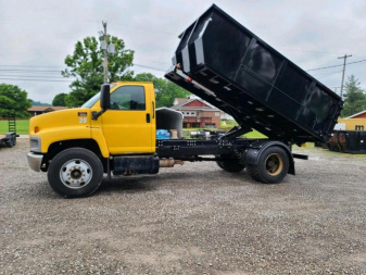 Used 2003 GMC C6500 w/ Switch N Go Truck