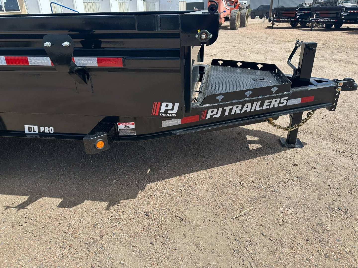 New 2025 PJ 14' Low Pro Dump (DL)