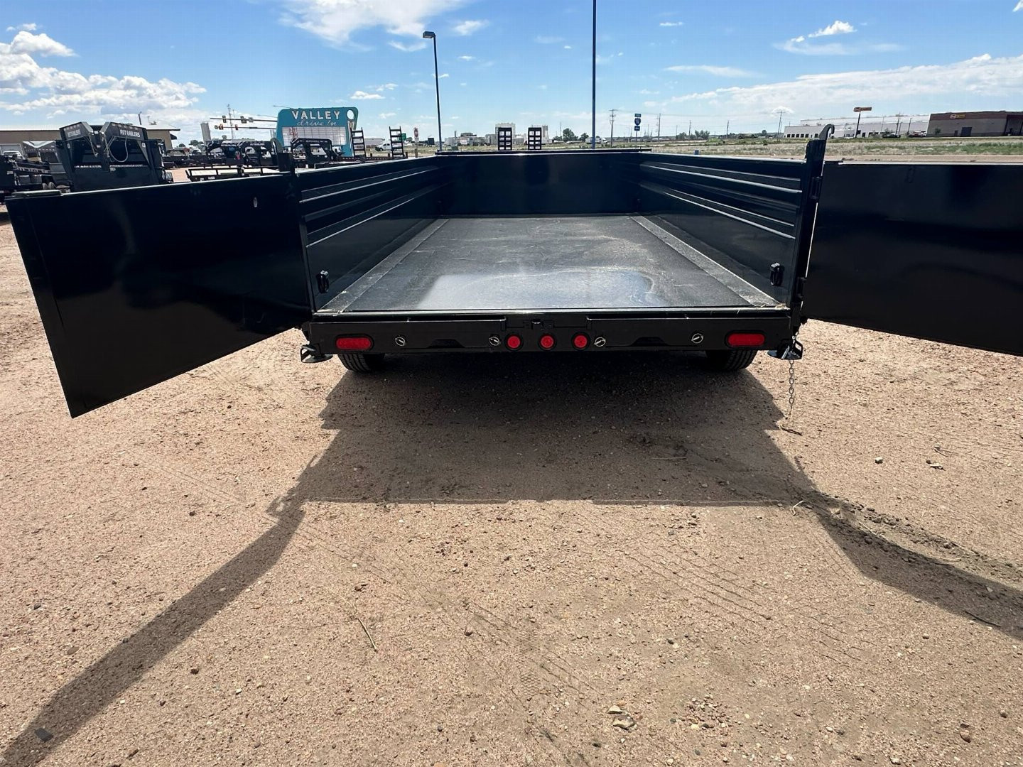 New 2025 PJ 14' Low Pro Dump (DL)