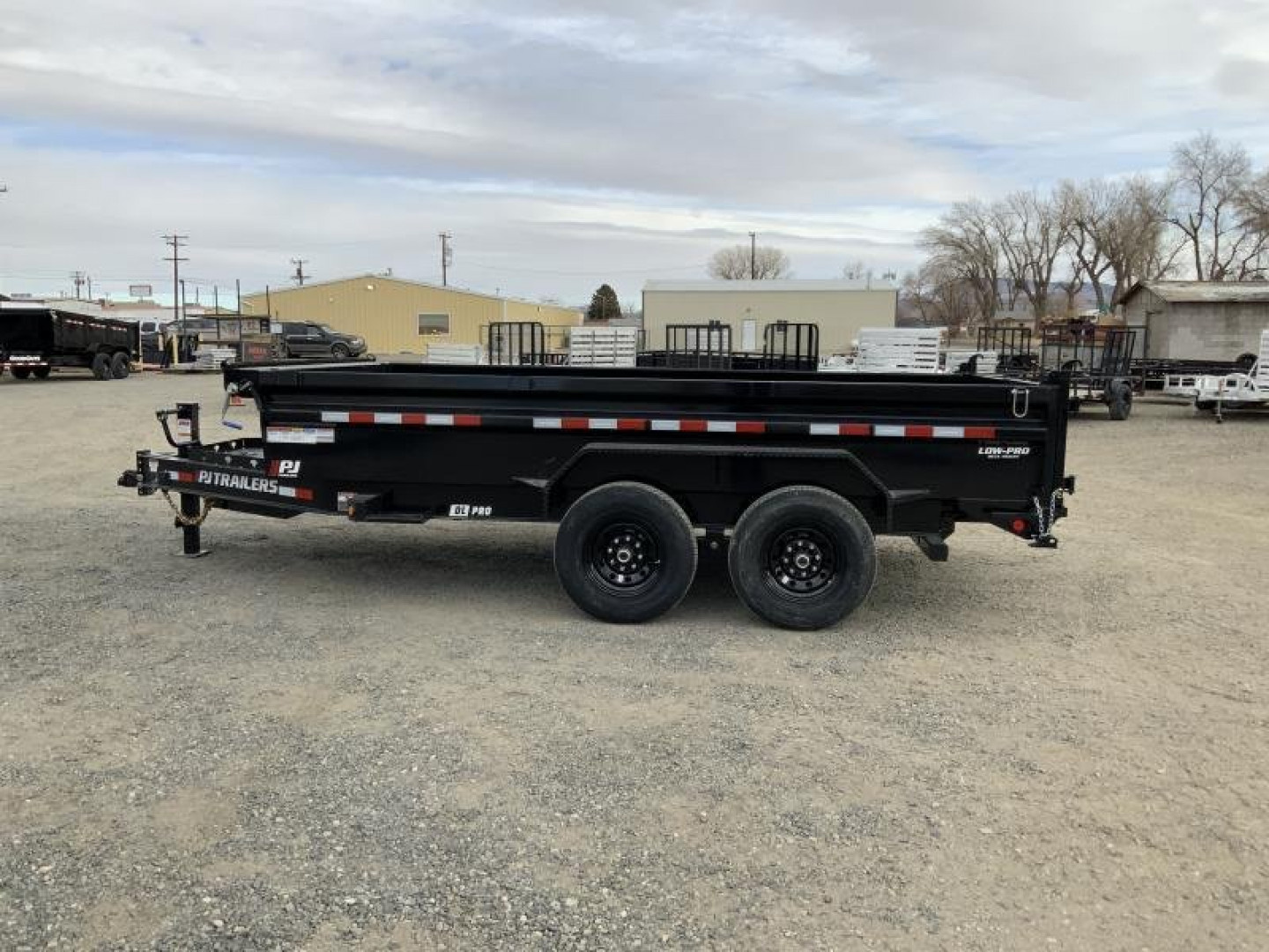 New 2025 PJ 14' Low Pro Dump (DL)