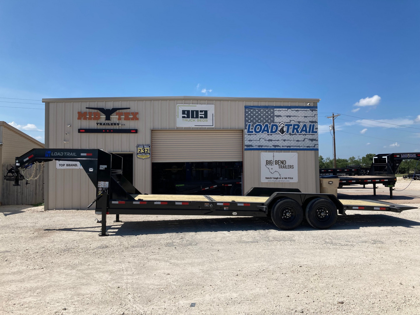 New 2026 Load Trail GG 83" X 24' Tilt-N-Go Gooseneck Tandem Axle Tilt Deck I-Beam Frame