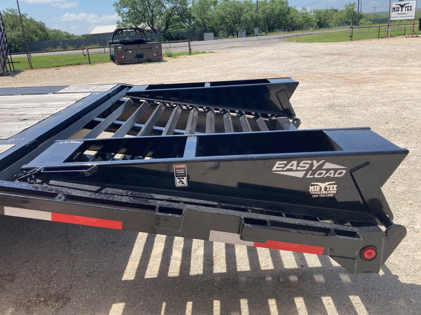 New 2025 TOP HAT 20'+5'X102" GN Deckover Trailer