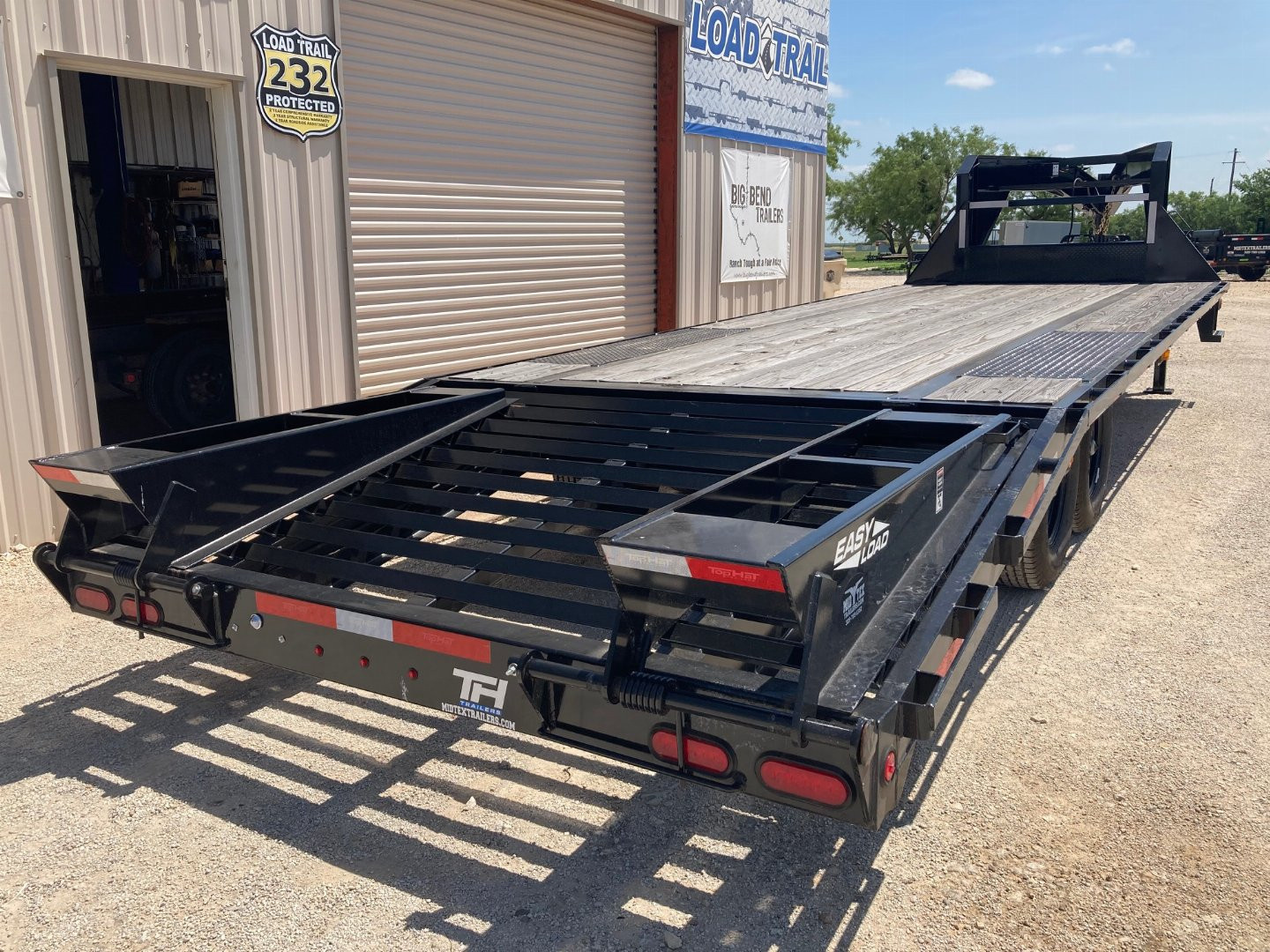 New 2025 TOP HAT 20'+5'X102" GN Deckover Trailer