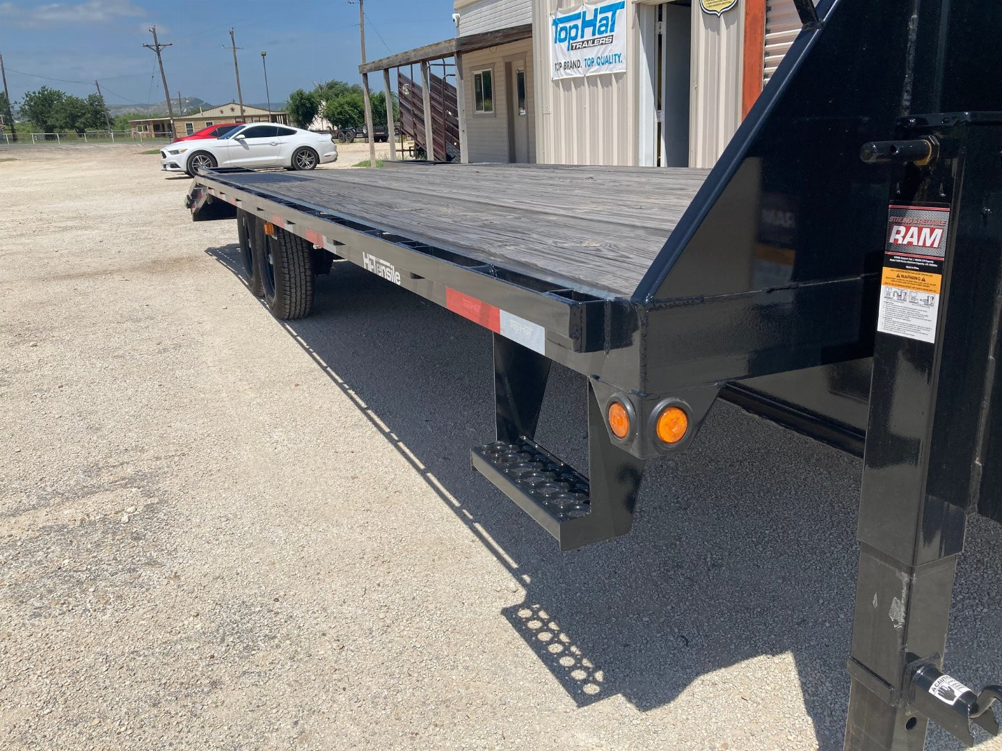 New 2025 TOP HAT 20'+5'X102" GN Deckover Trailer