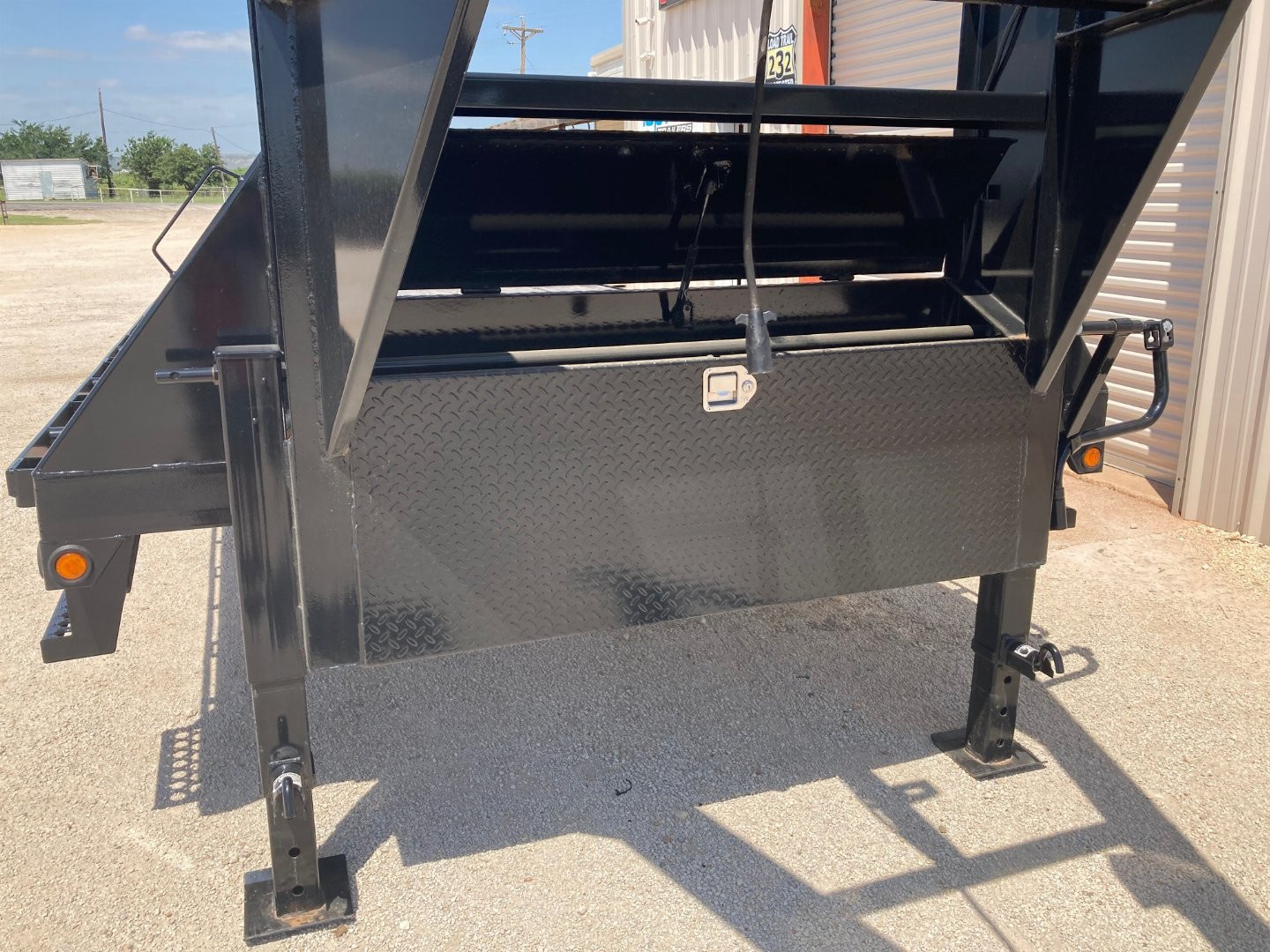 New 2025 TOP HAT 20'+5'X102" GN Deckover Trailer