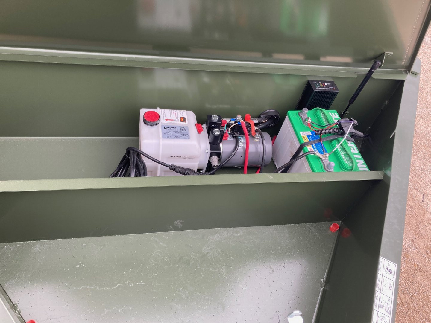 New 2025 Load Trail 14' x 83" Tandem Axle Dump Low-Pro Dump Trailer(Army Green)