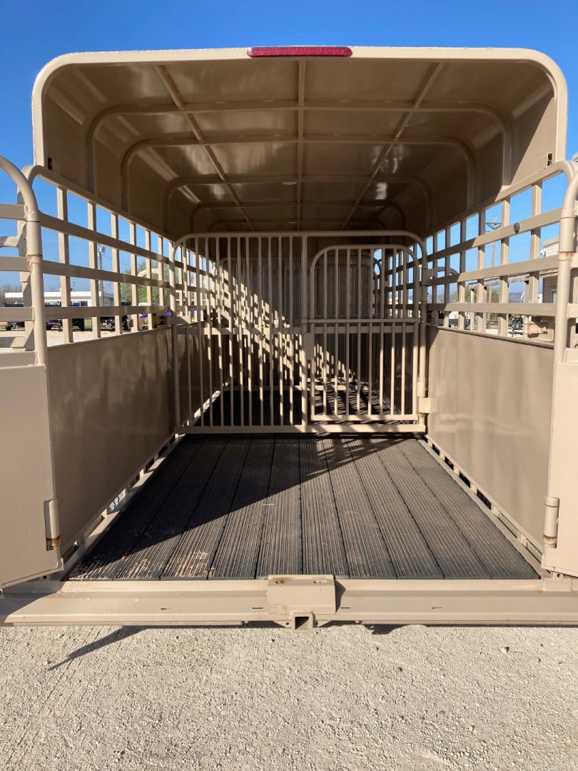 New 2024 Big Bend GN 24' X 6'8" Stock Trailer With Deluxe Tack/Butterfly Gate