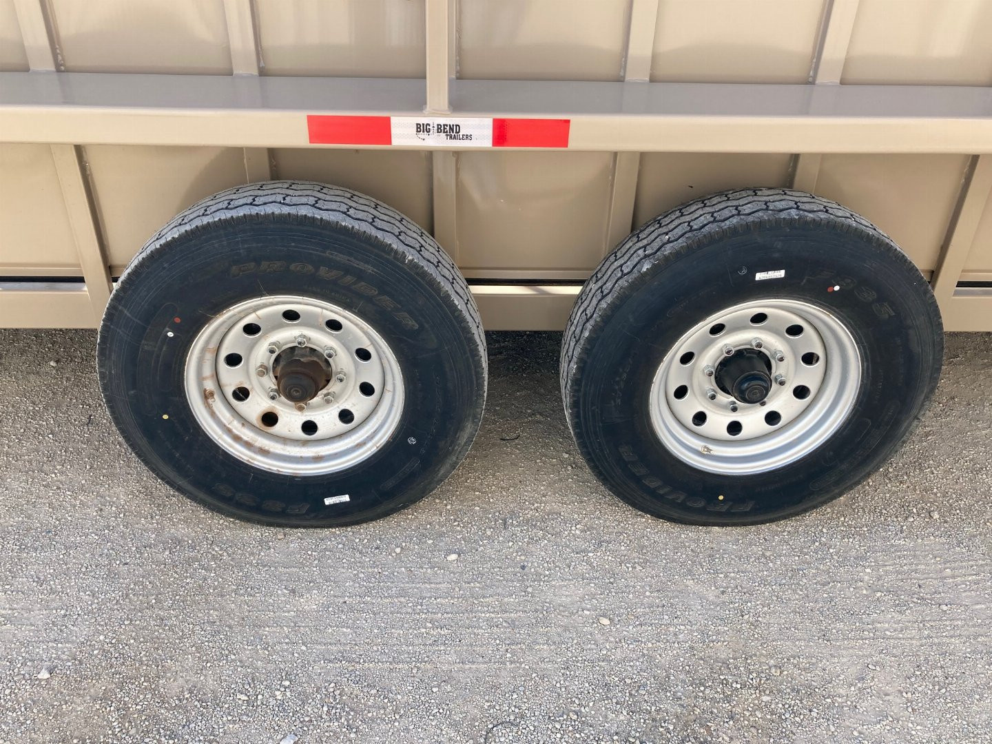 New 2024 Big Bend GN 24' X 6'8" Stock Trailer With Deluxe Tack/Butterfly Gate