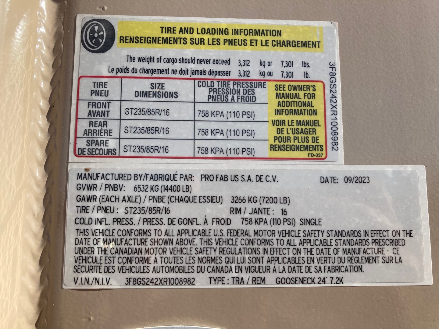 New 2024 Big Bend GN 24' X 6'8" Stock Trailer With Deluxe Tack/Butterfly Gate