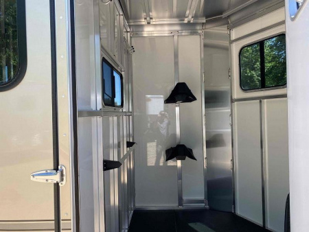 New 2026 Sundowner Trailers CHARTER TR SE 2H BP Horse Trailer