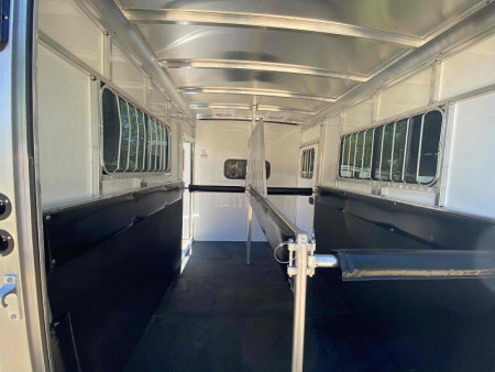 New 2026 Sundowner Trailers CHARTER TR SE 2H BP Horse Trailer