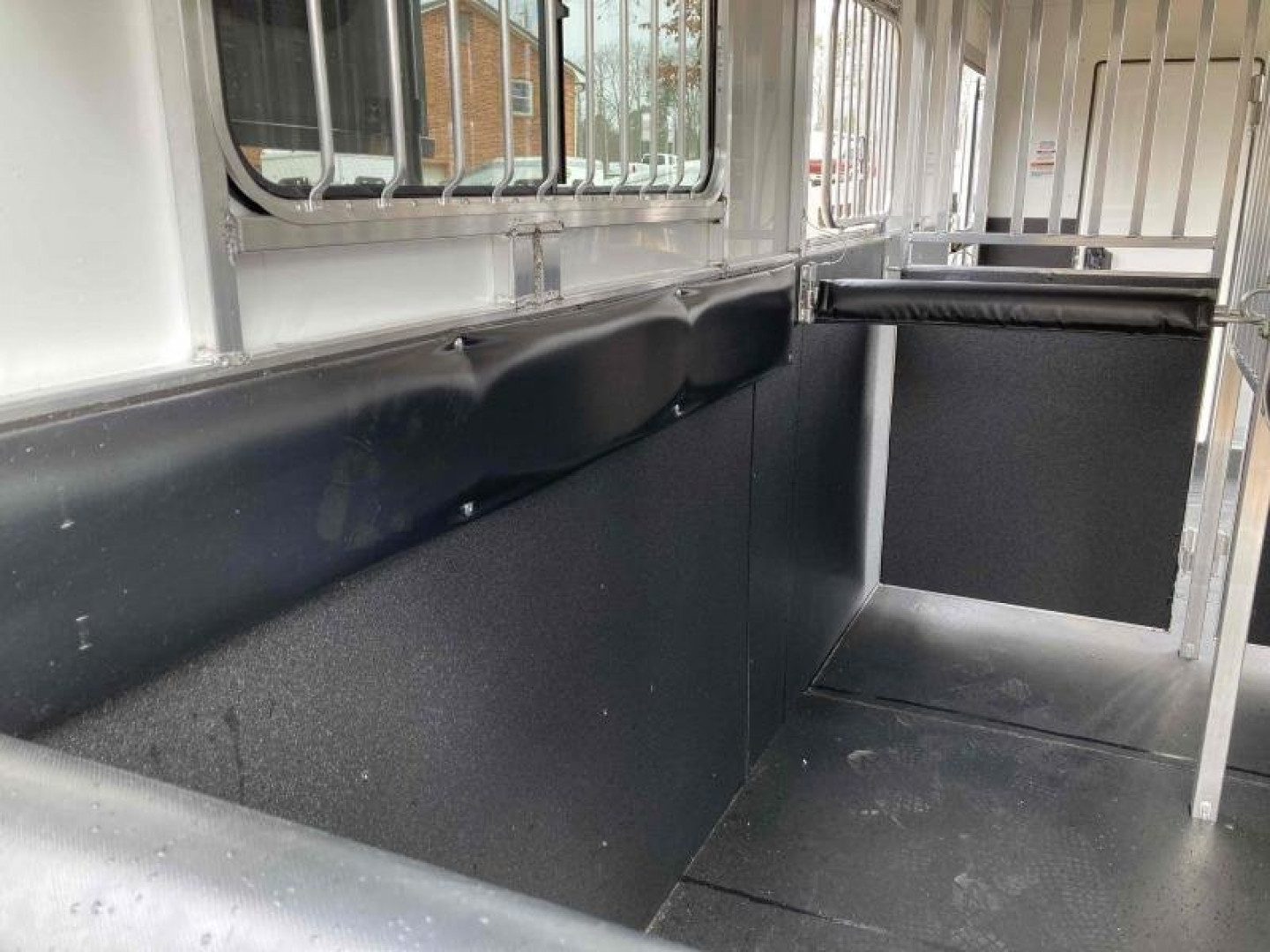 New Sundowner Charter TR SE 2+1 Gooseneck Horse Trailer