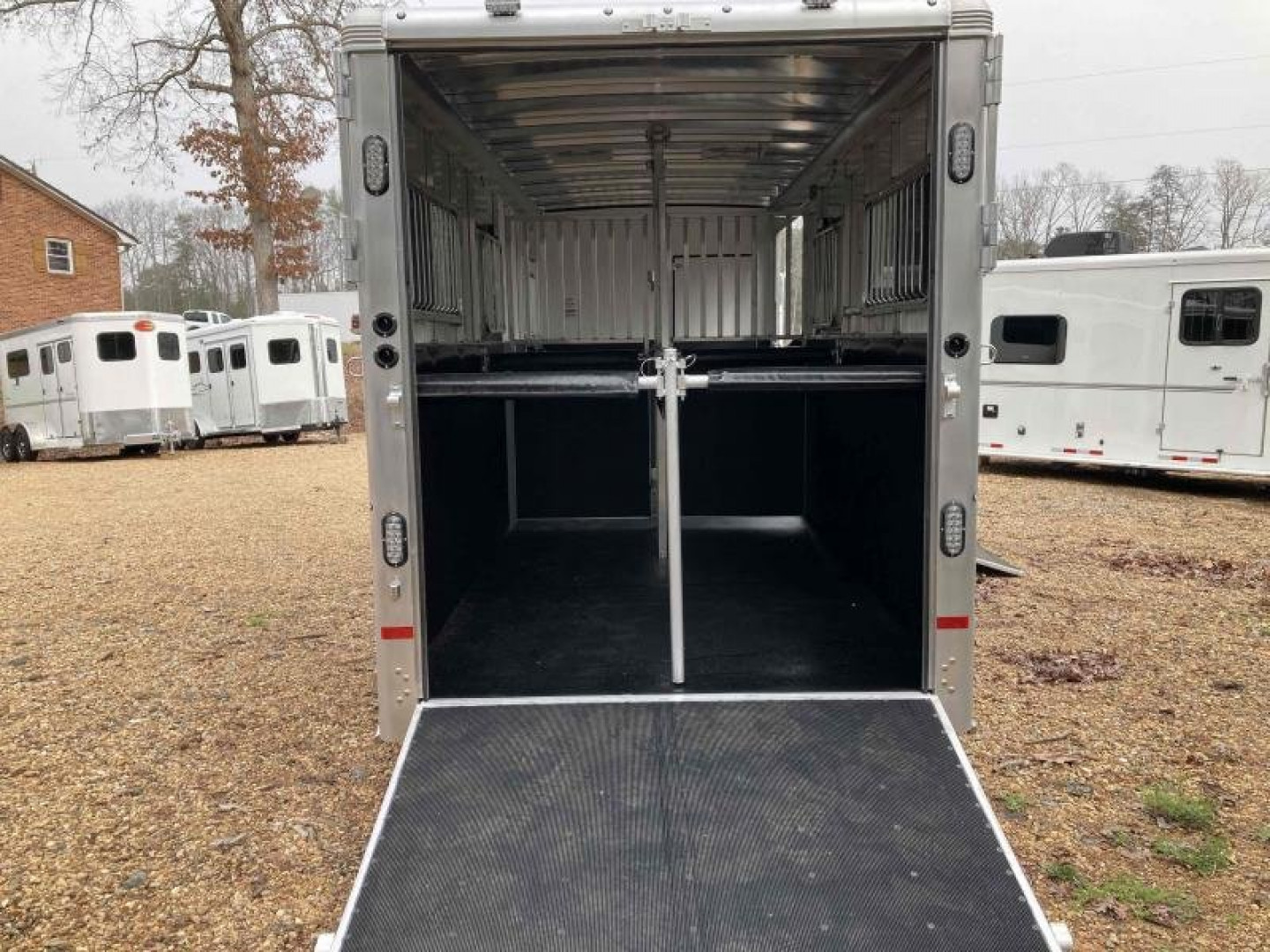 New Sundowner Charter TR SE 2+1 Gooseneck Horse Trailer