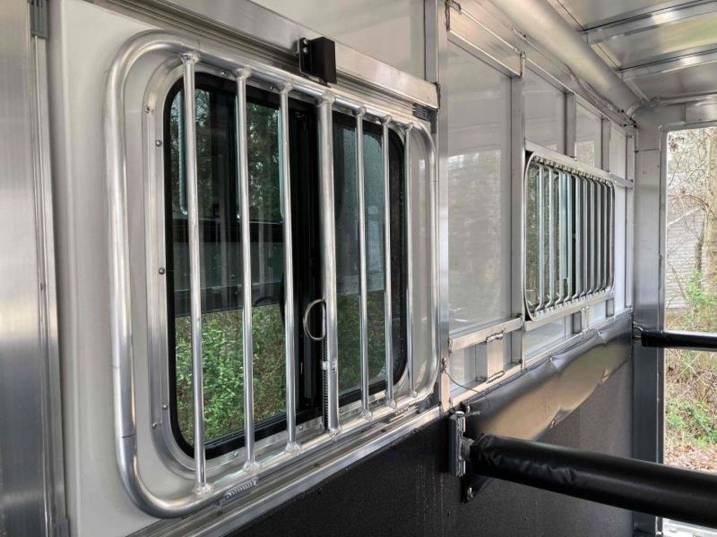 New Sundowner Charter TR SE 2+1 Gooseneck Horse Trailer