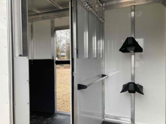 New Sundowner Charter TR SE 2+1 Gooseneck Horse Trailer