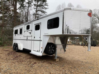 New Sundowner Charter TR SE 2+1 Gooseneck Horse Trailer