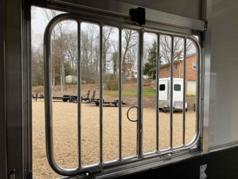 New Sundowner Charter TR SE 2+1 Gooseneck Horse Trailer