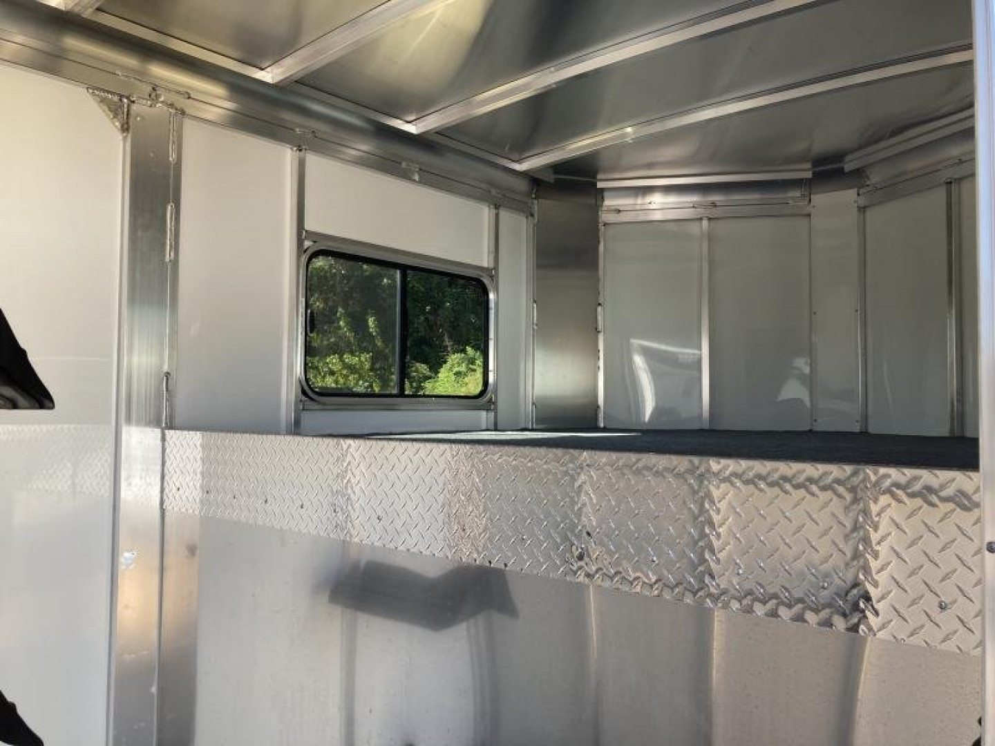 New Sundowner Charter TR SE Gooseneck 2 Horse Trailer