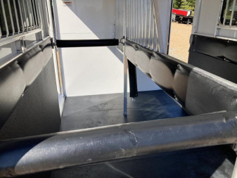 New Sundowner Charter TR SE Gooseneck 2 Horse Trailer