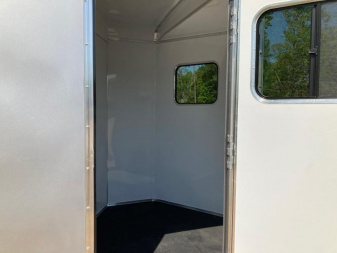 New 2026 Homesteader Trailer 213SB Horse Trailer