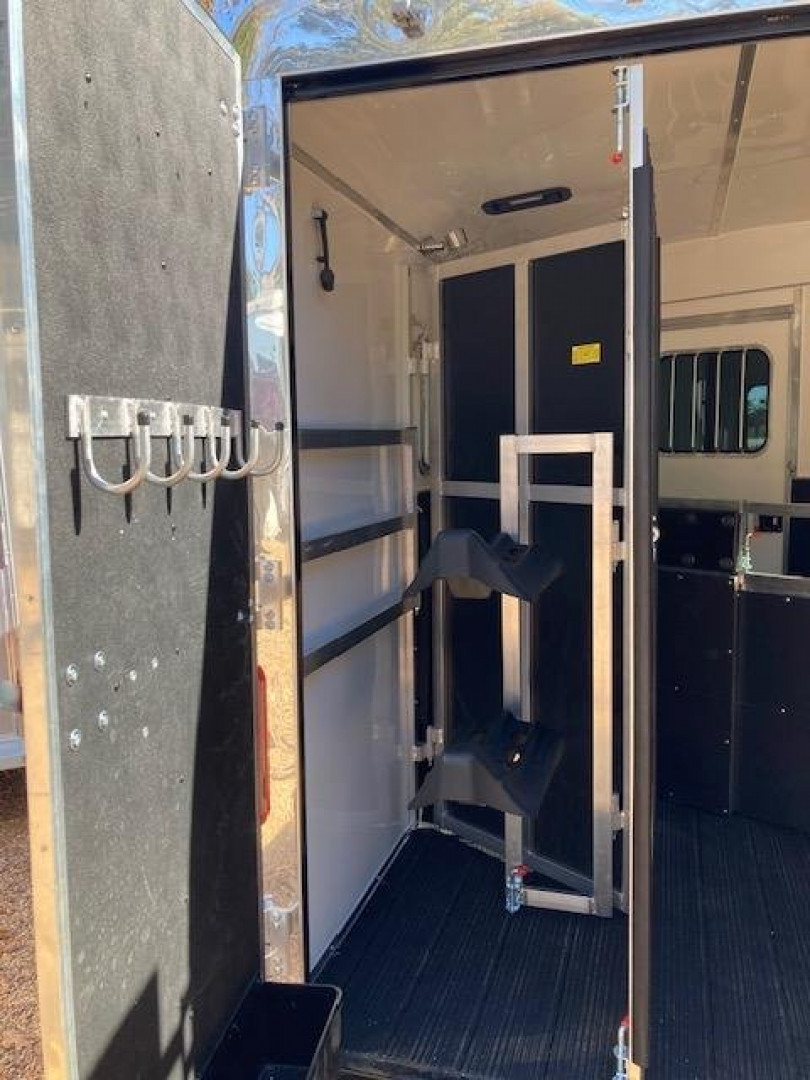 New Homesteader 2 Horse Bumper Pull Slant Load Trailer w/ Extended Tack, AC, Awning CUSTOM ORDER