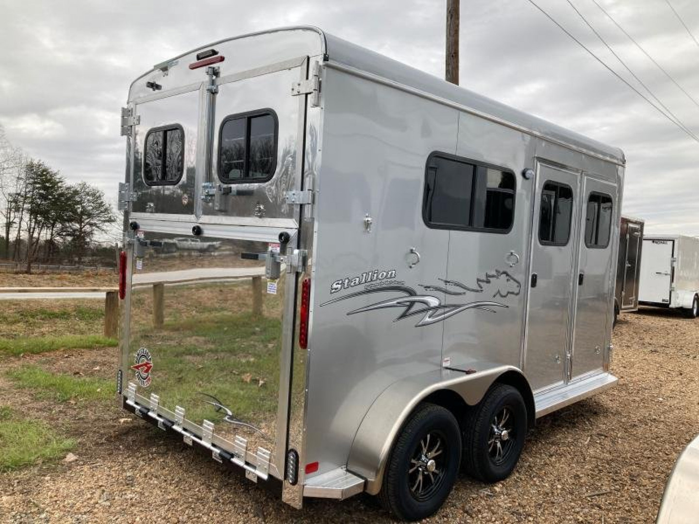 New Homesteader Trailer 214FB 2 Horse Direct Load Warmblood Horse Trailer