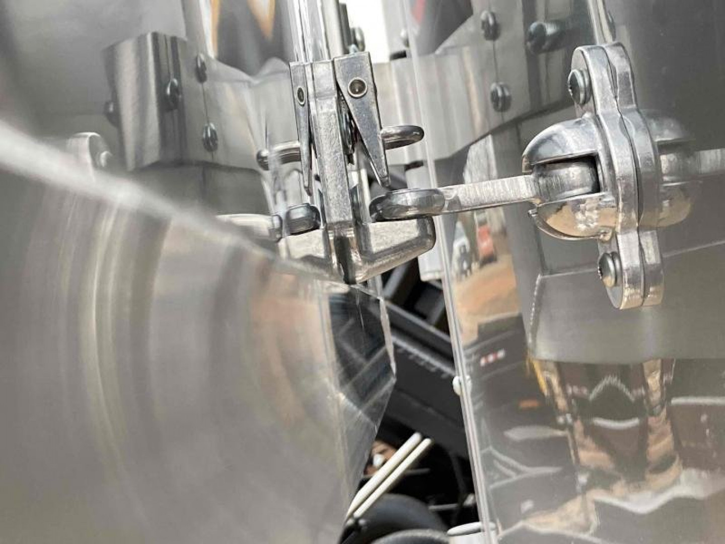 New Homesteader Trailer 214FB 2 Horse Direct Load Warmblood Horse Trailer