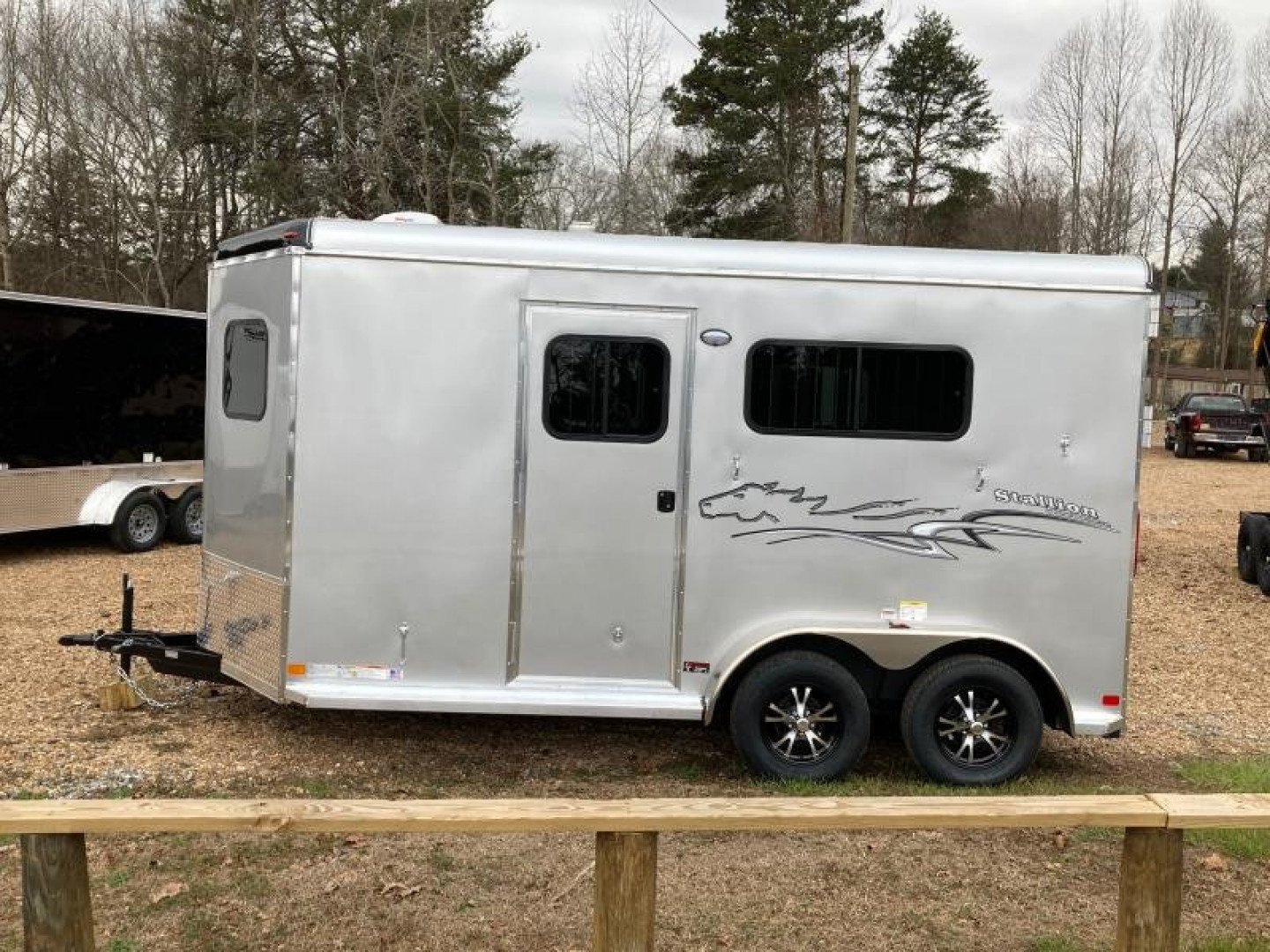 New Homesteader Trailer 214FB 2 Horse Direct Load Warmblood Horse Trailer