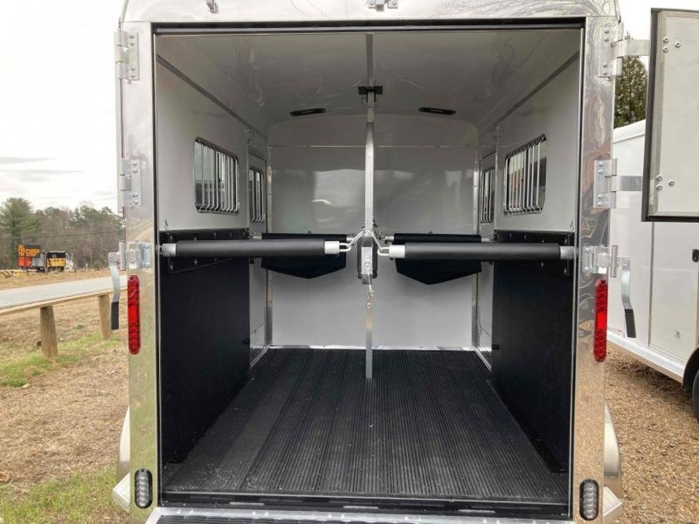New Homesteader Trailer 214FB 2 Horse Direct Load Warmblood Horse Trailer