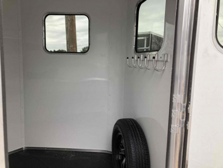 New Homesteader Trailer 214FB 2 Horse Direct Load Warmblood Horse Trailer