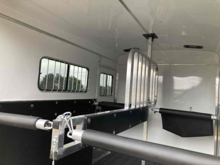 New Homesteader Trailer 214FB 2 Horse Direct Load Warmblood Horse Trailer