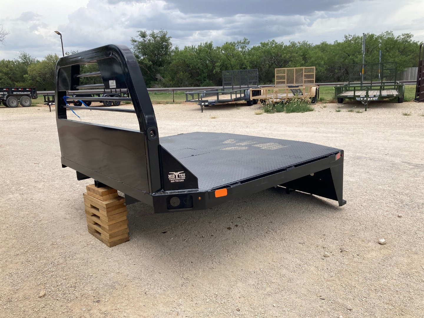 New 2025 903 Truck Bed DUALLY