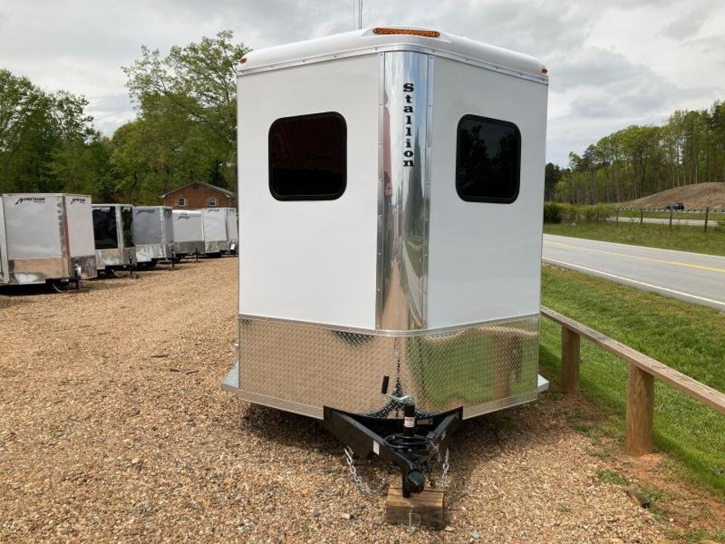 New 2026 Homesteader Trailer 213SB Horse Trailer