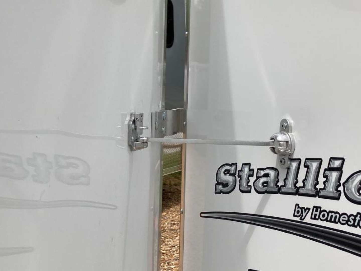 New 2026 Homesteader Trailer 213SB Horse Trailer