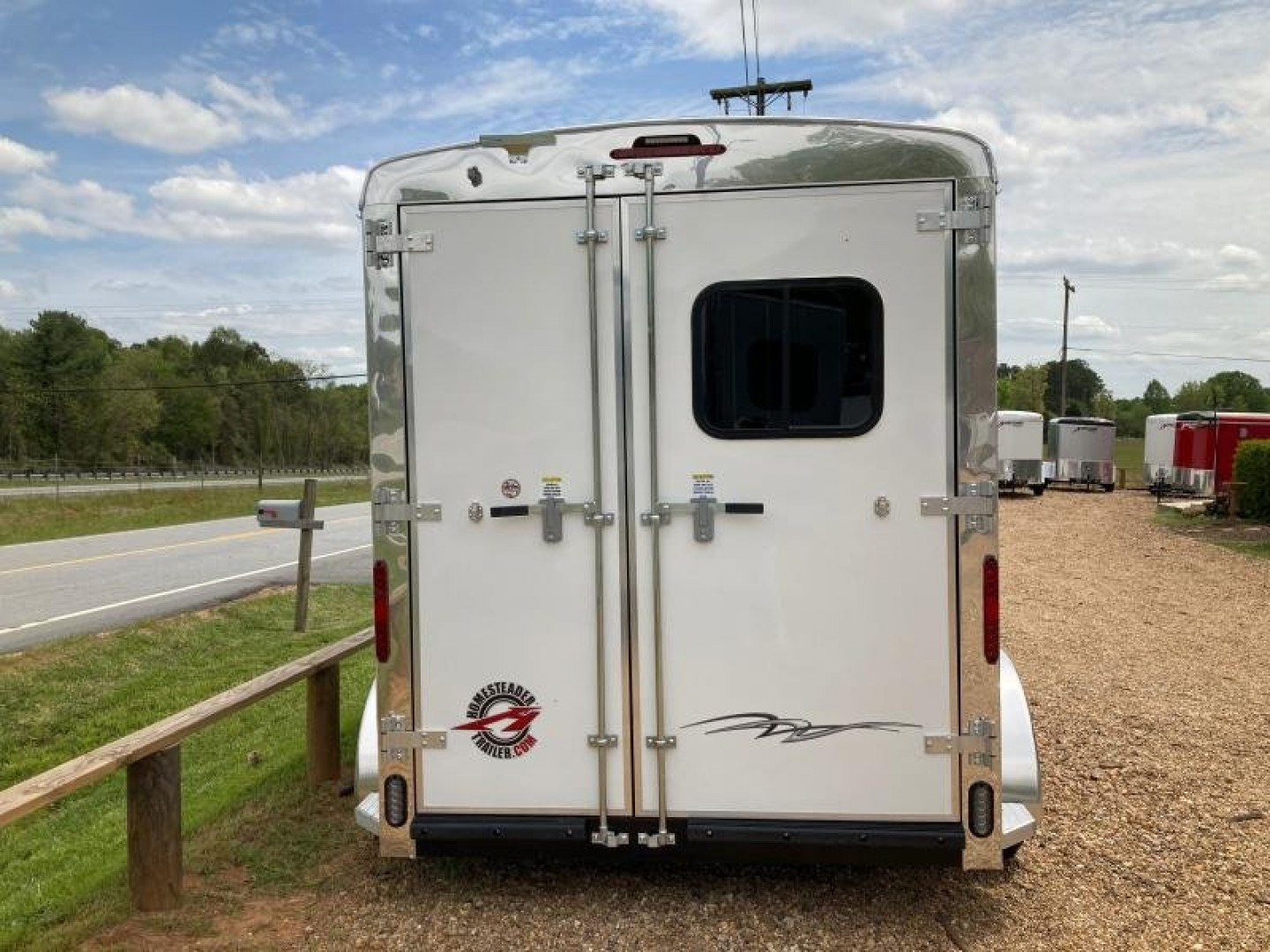 New 2026 Homesteader Trailer 213SB Horse Trailer