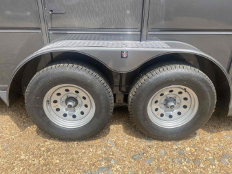 New 2026 Delta Mfg 16' STOCK BUMPER PULL Horse Trailer