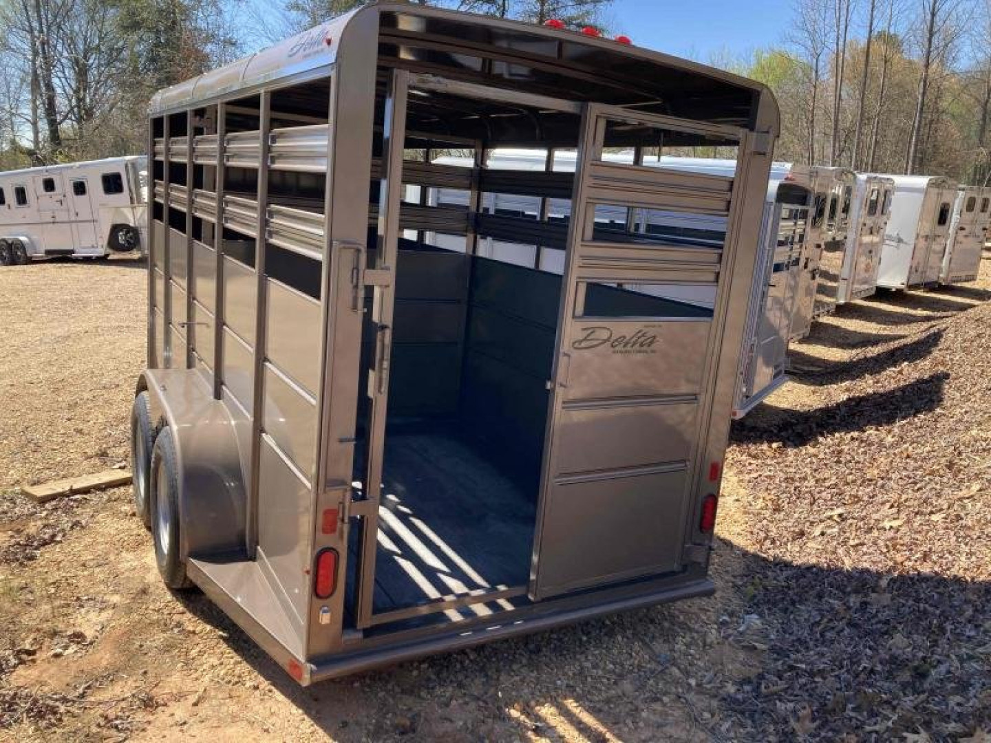 New 2026 Delta Mfg 16' STOCK BUMPER PULL Horse Trailer