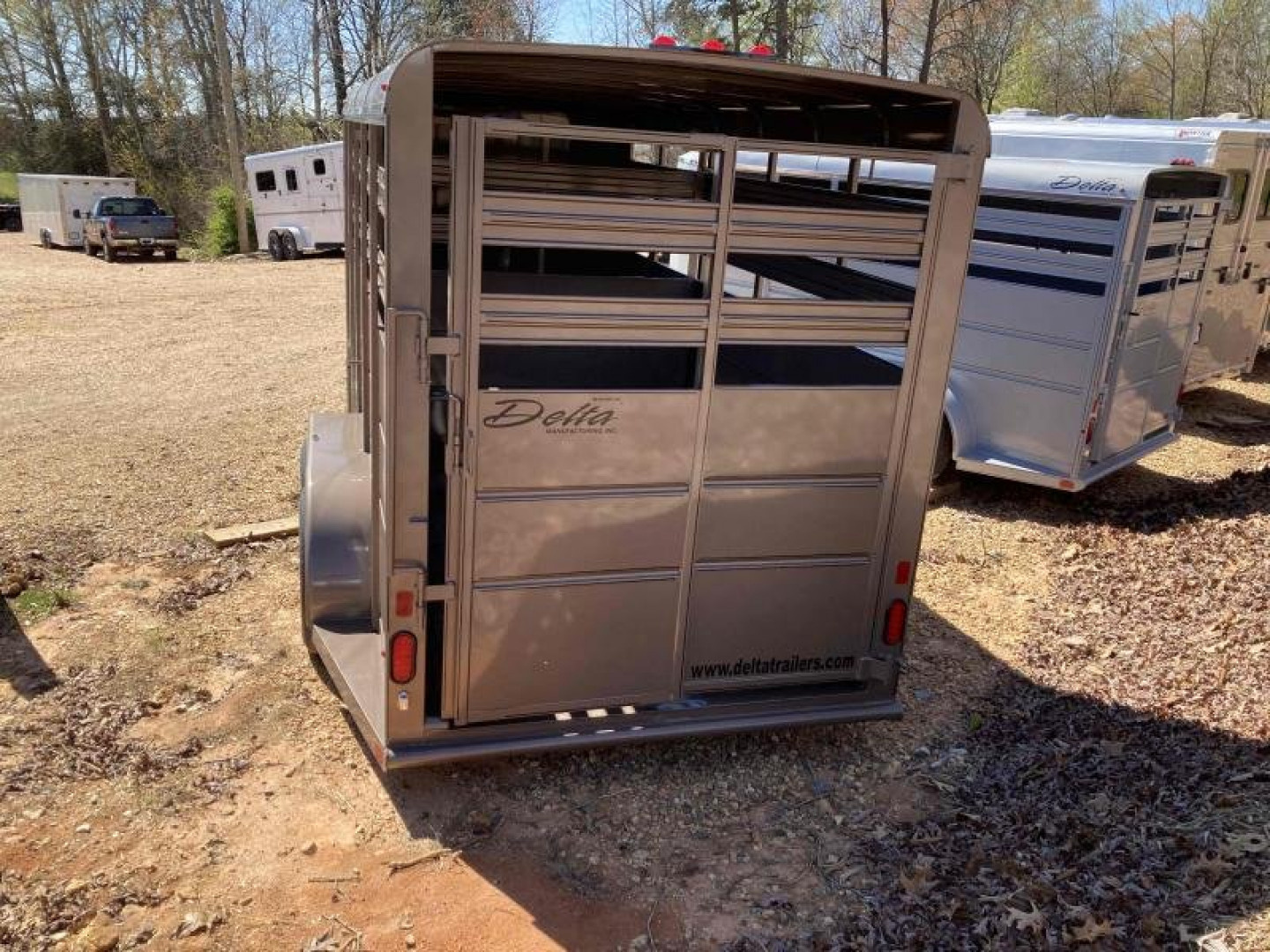 New 2026 Delta Mfg 16' STOCK BUMPER PULL Horse Trailer