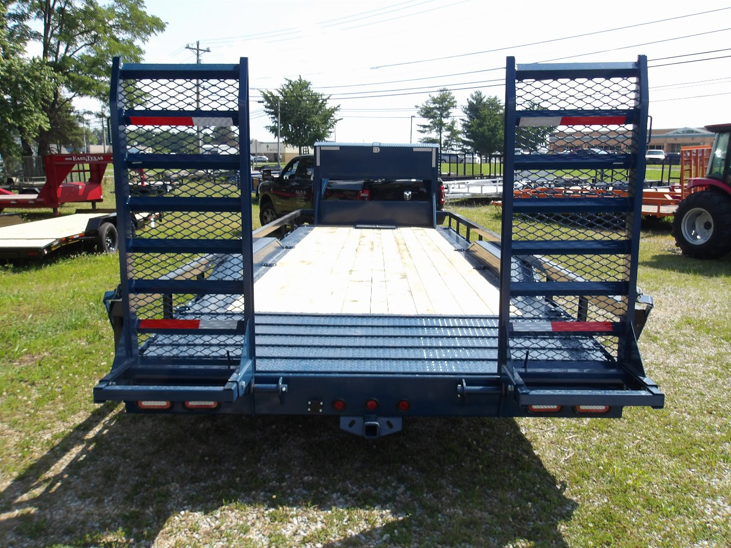 New 2025 EAST TEXAS TRAILERS low boy 17.6K Equipment Trailer