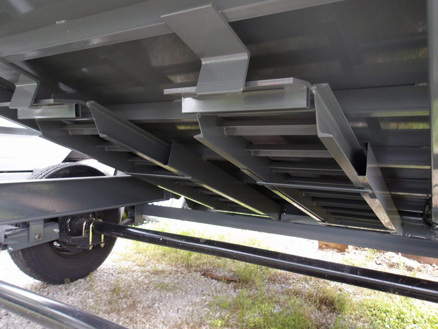 New 2025 Sure-Trac STBTL8214 Dump Trailer