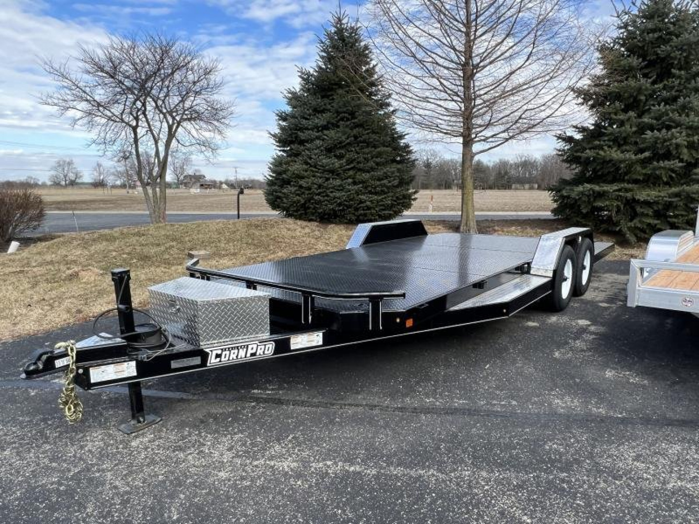 New 2024 CornPro Trailers UT-18-CH Premier - *84355