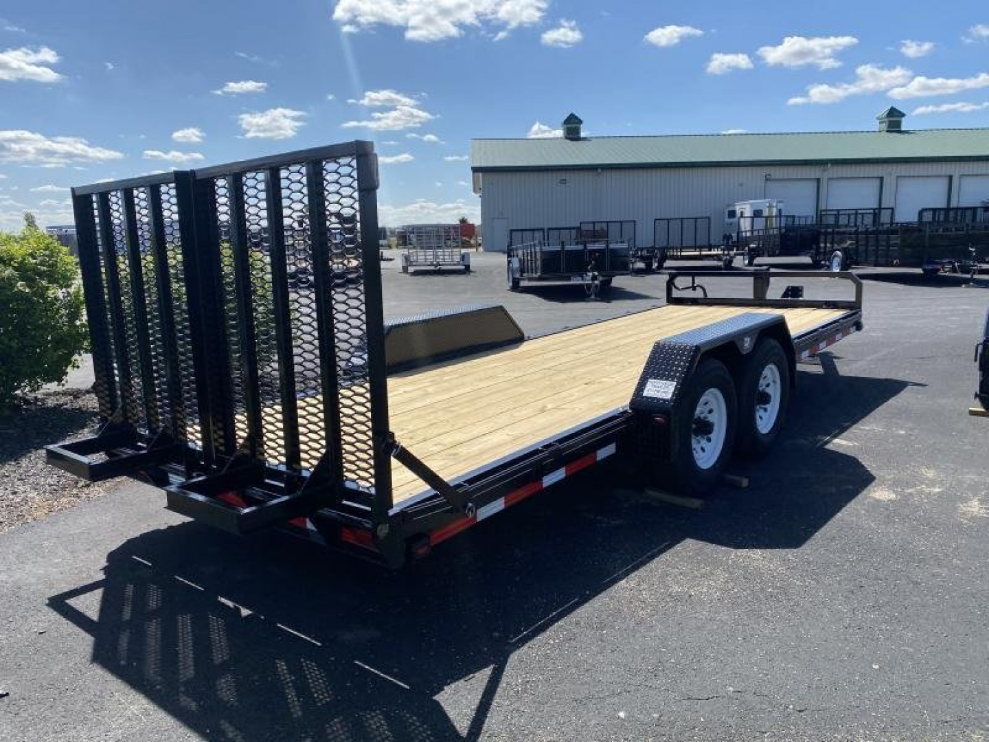 New 2024 Corn Pro 81" x 20' HD Utility w/ Split Ramps Mesh